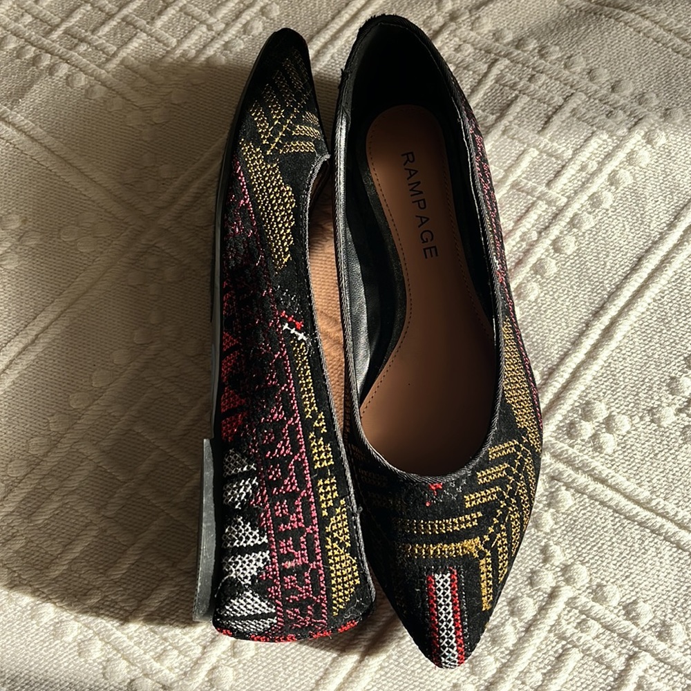 Embroidered Rampage flats - Picture 2 of 4